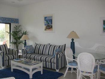 Hotel The Anchorage Condominiums West Bay